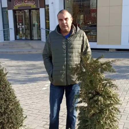 Dmitriy, 43Україна 