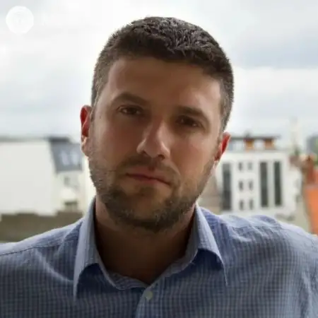 Artur, 44Україна 