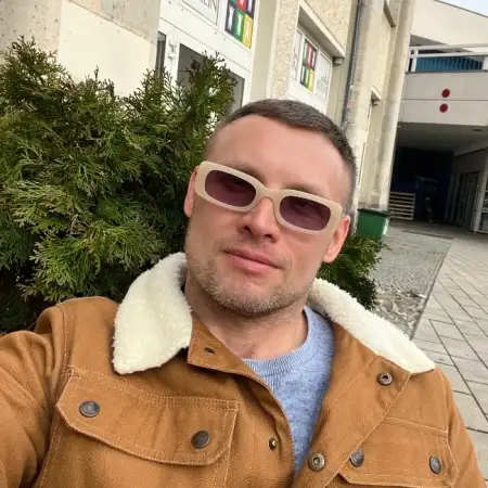 Pasha, 40Україна