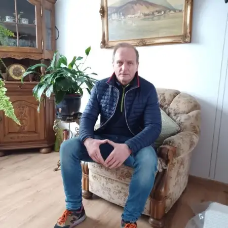 Robert, 62Україна
