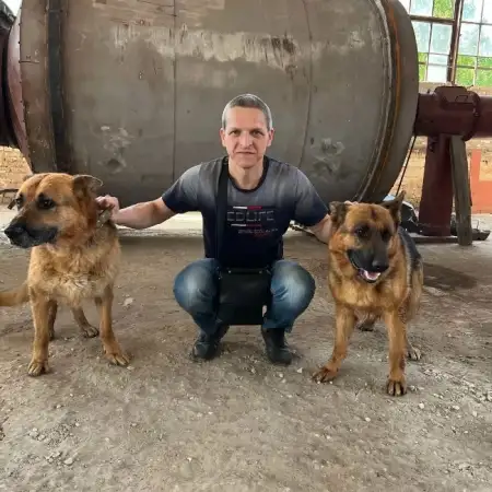 Aleksey, 48