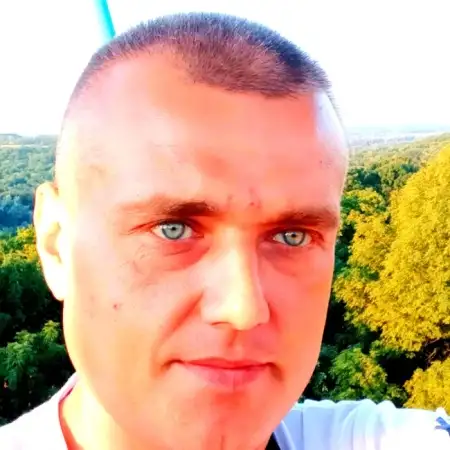 Yan, 40Україна 