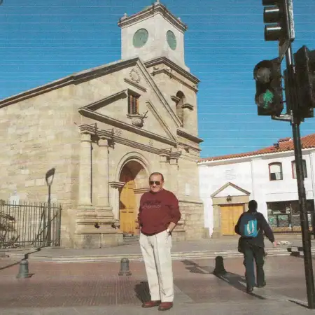 Charles, 76Чилі 