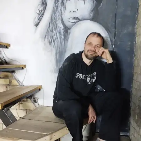 Oleksandr, 48Румунія