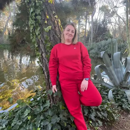 Tanyusha, 42Іспанія
