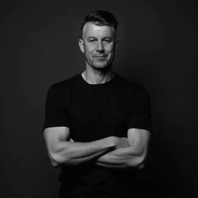 Aleksandr, 51