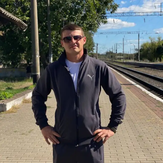 Stanislav, 27