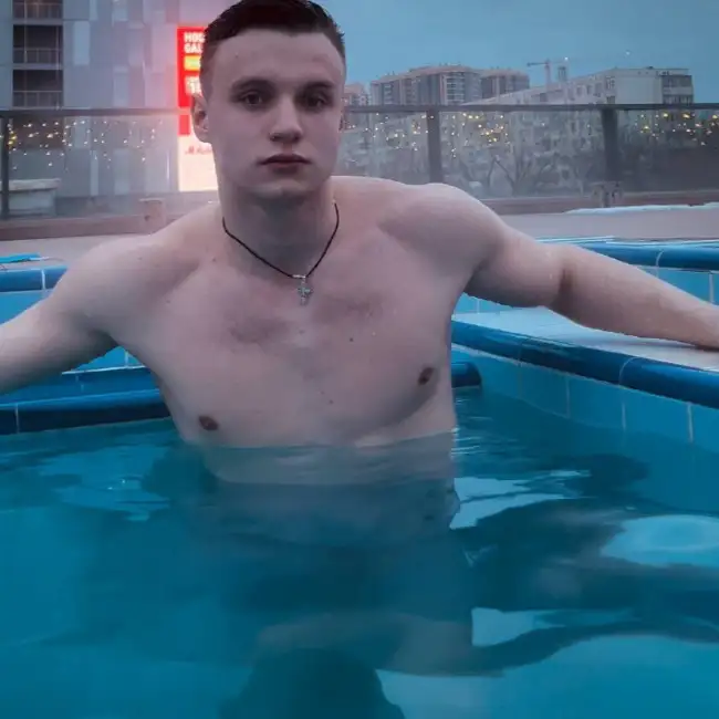 Aleksandr, 27